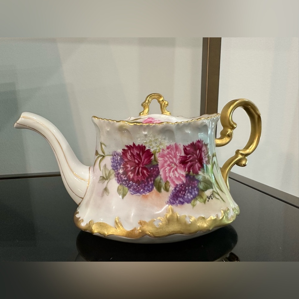 T&V Limoges porcelain covered tea pot